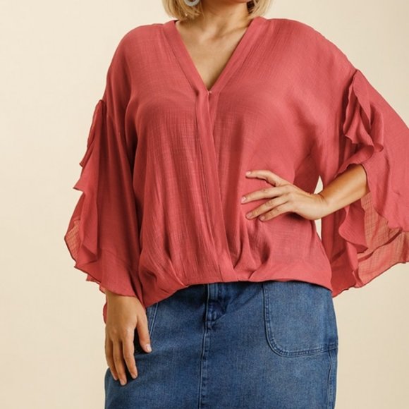 🎈Umgee Plus Size Cardinal Red Crossbody Top - Picture 2 of 4